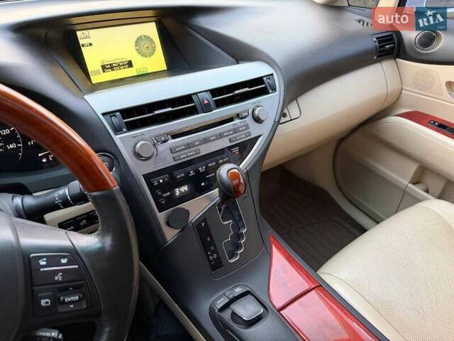 Белый Лексус РХ, объемом двигателя 3.46 л и пробегом 240 тыс. км за 15800 $, фото 99 на Automoto.ua