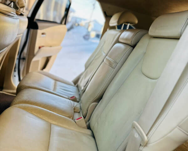 Белый Лексус РХ, объемом двигателя 3.5 л и пробегом 172 тыс. км за 15800 $, фото 77 на Automoto.ua