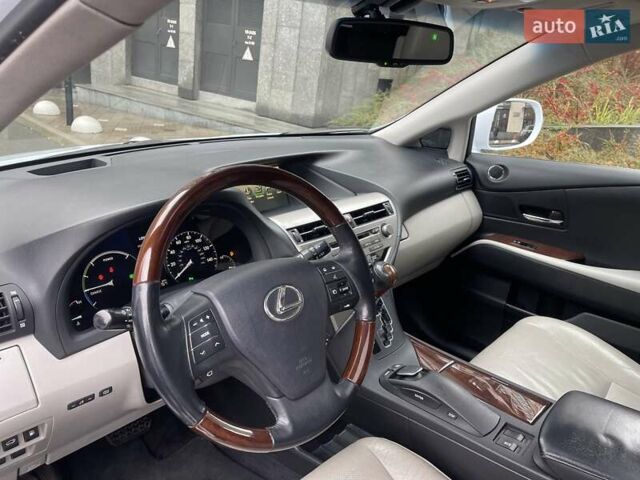 Белый Лексус РХ, объемом двигателя 3.46 л и пробегом 245 тыс. км за 19000 $, фото 8 на Automoto.ua