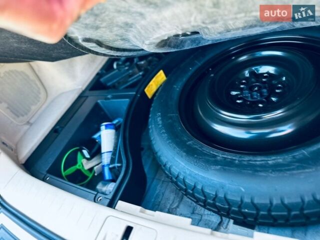 Белый Лексус РХ, объемом двигателя 3.46 л и пробегом 175 тыс. км за 15600 $, фото 92 на Automoto.ua