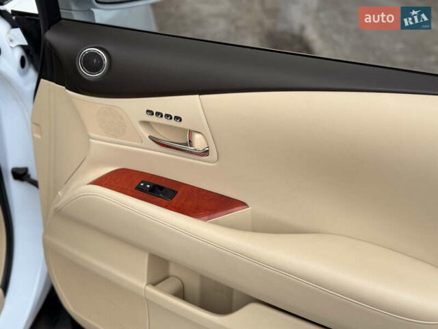 Білий Лексус РХ, об'ємом двигуна 3.46 л та пробігом 154 тис. км за 18900 $, фото 23 на Automoto.ua