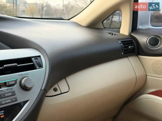 Белый Лексус РХ, объемом двигателя 3.46 л и пробегом 240 тыс. км за 15800 $, фото 119 на Automoto.ua