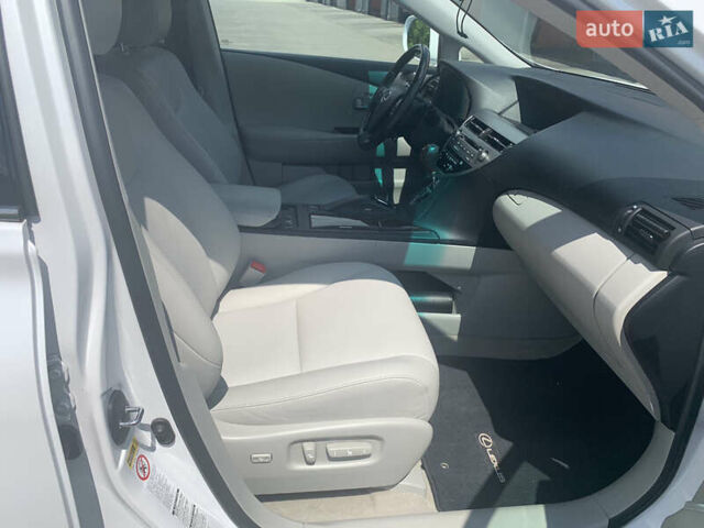 Белый Лексус РХ, объемом двигателя 3.5 л и пробегом 127 тыс. км за 18500 $, фото 27 на Automoto.ua