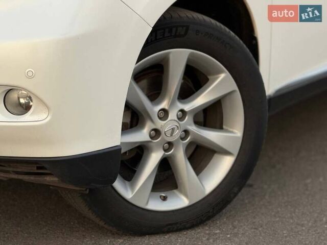 Белый Лексус РХ, объемом двигателя 3.46 л и пробегом 240 тыс. км за 15800 $, фото 7 на Automoto.ua