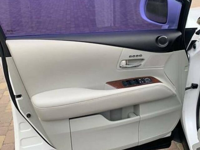 Белый Лексус РХ, объемом двигателя 3.46 л и пробегом 179 тыс. км за 17000 $, фото 3 на Automoto.ua