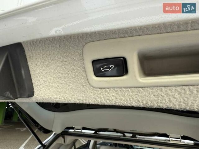 Білий Лексус РХ, об'ємом двигуна 3.46 л та пробігом 263 тис. км за 13990 $, фото 23 на Automoto.ua