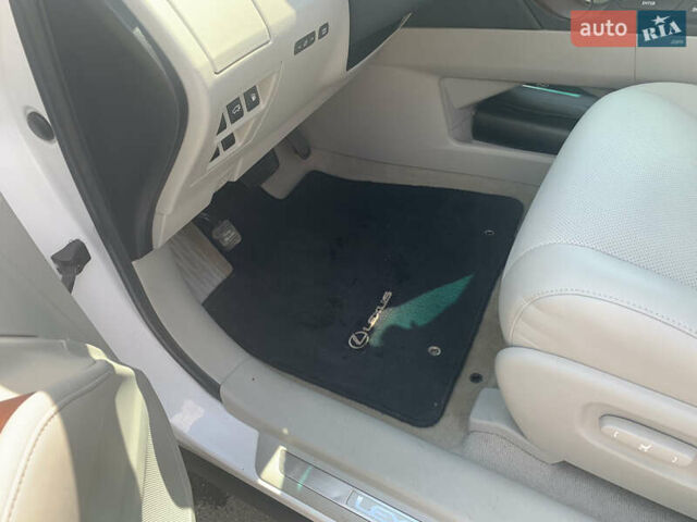 Белый Лексус РХ, объемом двигателя 3.5 л и пробегом 127 тыс. км за 18500 $, фото 29 на Automoto.ua