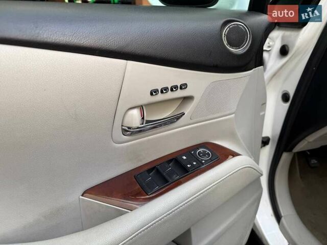 Білий Лексус РХ, об'ємом двигуна 3.46 л та пробігом 263 тис. км за 13990 $, фото 7 на Automoto.ua