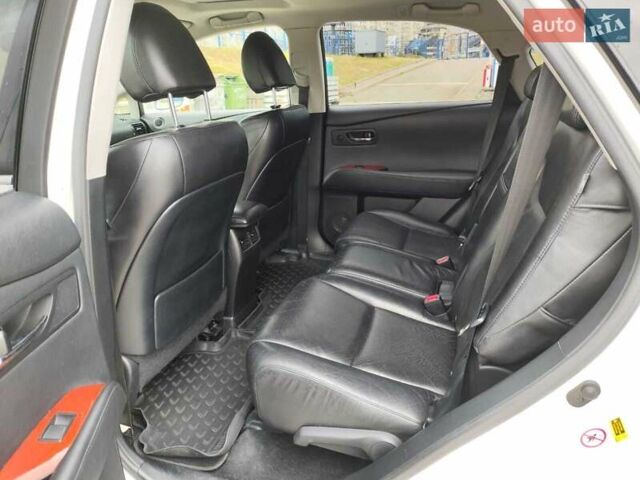 Белый Лексус РХ, объемом двигателя 3.46 л и пробегом 173 тыс. км за 19900 $, фото 6 на Automoto.ua