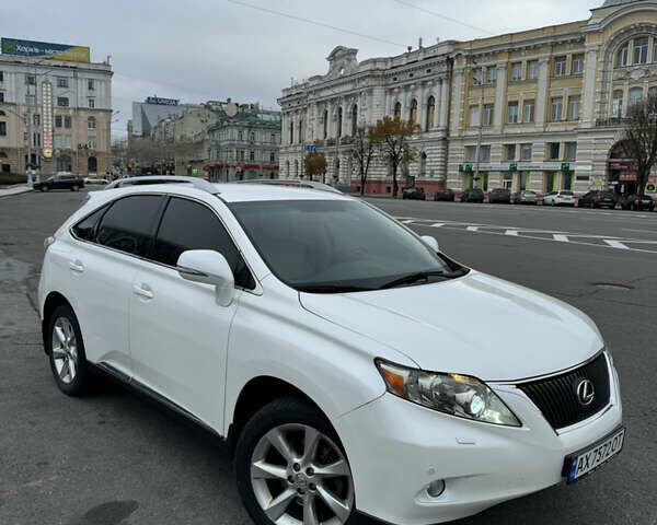 Белый Лексус РХ, объемом двигателя 3.46 л и пробегом 180 тыс. км за 15500 $, фото 1 на Automoto.ua