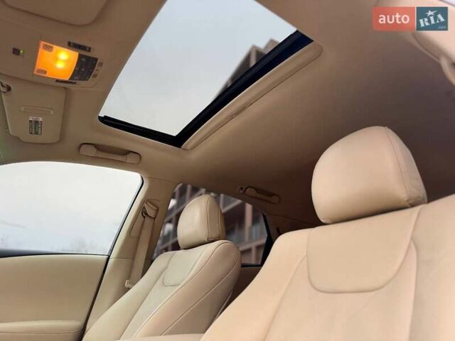 Белый Лексус РХ, объемом двигателя 3.46 л и пробегом 201 тыс. км за 14800 $, фото 22 на Automoto.ua