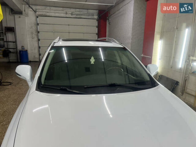Белый Лексус РХ, объемом двигателя 3.46 л и пробегом 130 тыс. км за 18700 $, фото 5 на Automoto.ua