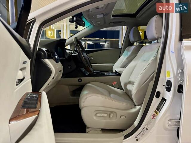 Белый Лексус РХ, объемом двигателя 3.5 л и пробегом 222 тыс. км за 14999 $, фото 18 на Automoto.ua