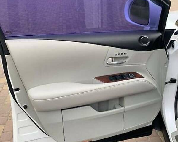 Белый Лексус РХ, объемом двигателя 3.46 л и пробегом 179 тыс. км за 17000 $, фото 3 на Automoto.ua