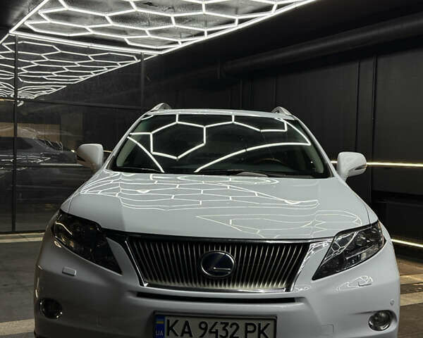 Белый Лексус РХ, объемом двигателя 3.46 л и пробегом 232 тыс. км за 17900 $, фото 1 на Automoto.ua