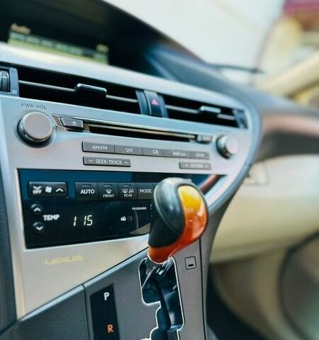 Белый Лексус РХ, объемом двигателя 3.46 л и пробегом 175 тыс. км за 15600 $, фото 45 на Automoto.ua