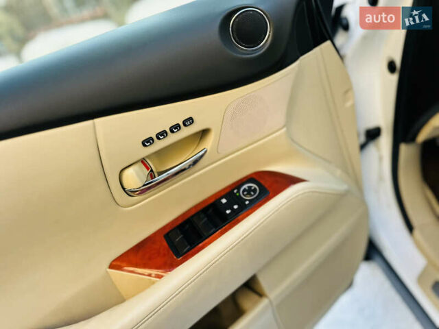 Белый Лексус РХ, объемом двигателя 3.5 л и пробегом 172 тыс. км за 15800 $, фото 49 на Automoto.ua