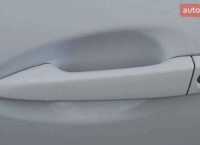 Білий Лексус РХ, об'ємом двигуна 3.46 л та пробігом 218 тис. км за 22500 $, фото 16 на Automoto.ua