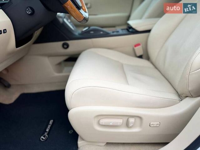 Белый Лексус РХ, объемом двигателя 3.46 л и пробегом 201 тыс. км за 14800 $, фото 20 на Automoto.ua