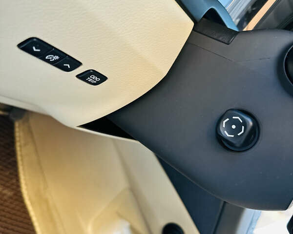 Белый Лексус РХ, объемом двигателя 3.5 л и пробегом 172 тыс. км за 15800 $, фото 1 на Automoto.ua