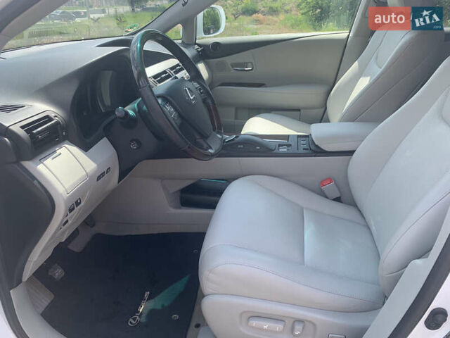 Белый Лексус РХ, объемом двигателя 3.5 л и пробегом 127 тыс. км за 18500 $, фото 28 на Automoto.ua