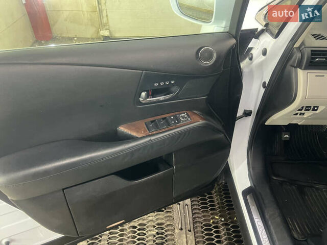 Белый Лексус РХ, объемом двигателя 3.46 л и пробегом 130 тыс. км за 18700 $, фото 20 на Automoto.ua