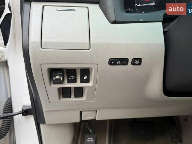 Білий Лексус РХ, об'ємом двигуна 3.46 л та пробігом 263 тис. км за 13990 $, фото 12 на Automoto.ua