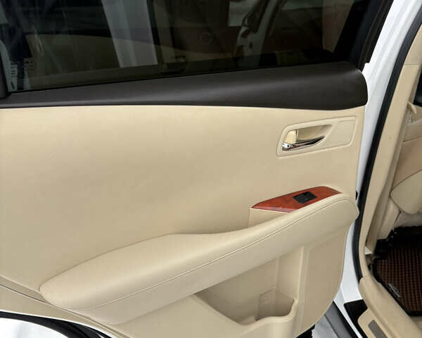 Белый Лексус РХ, объемом двигателя 3.46 л и пробегом 270 тыс. км за 16500 $, фото 16 на Automoto.ua