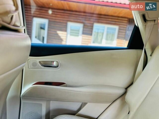 Белый Лексус РХ, объемом двигателя 3.46 л и пробегом 175 тыс. км за 15600 $, фото 77 на Automoto.ua