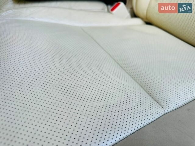 Белый Лексус РХ, объемом двигателя 3.46 л и пробегом 175 тыс. км за 15600 $, фото 83 на Automoto.ua