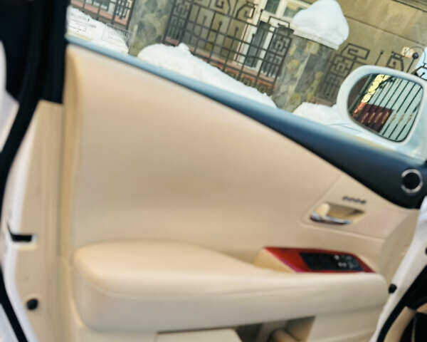 Белый Лексус РХ, объемом двигателя 3.5 л и пробегом 172 тыс. км за 15800 $, фото 23 на Automoto.ua