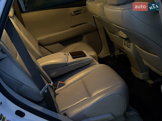 Белый Лексус РХ, объемом двигателя 3.46 л и пробегом 207 тыс. км за 16900 $, фото 31 на Automoto.ua