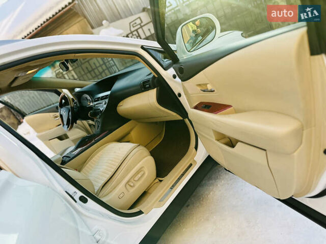 Белый Лексус РХ, объемом двигателя 3.5 л и пробегом 172 тыс. км за 15800 $, фото 66 на Automoto.ua