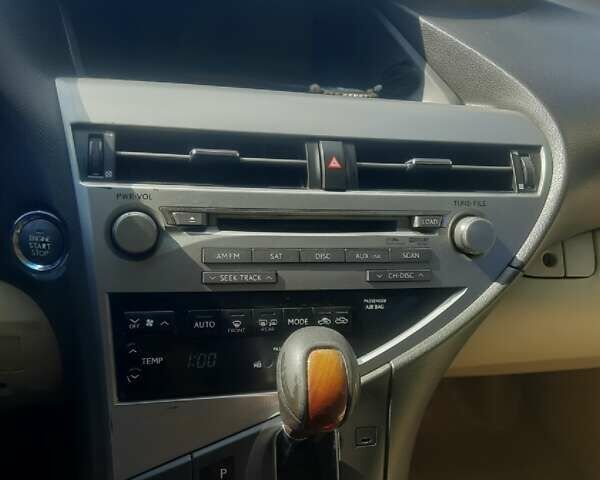 Белый Лексус РХ, объемом двигателя 3.46 л и пробегом 458 тыс. км за 12204 $, фото 11 на Automoto.ua