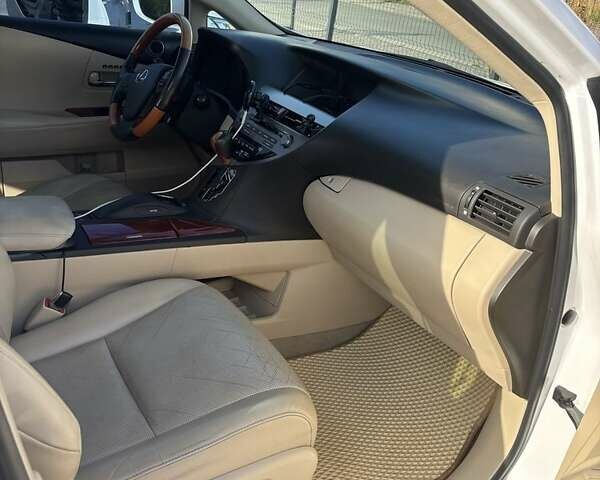 Белый Лексус РХ, объемом двигателя 3.5 л и пробегом 235 тыс. км за 13999 $, фото 14 на Automoto.ua