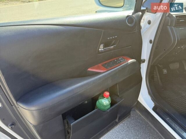 Білий Лексус РХ, об'ємом двигуна 3.46 л та пробігом 185 тис. км за 16400 $, фото 13 на Automoto.ua