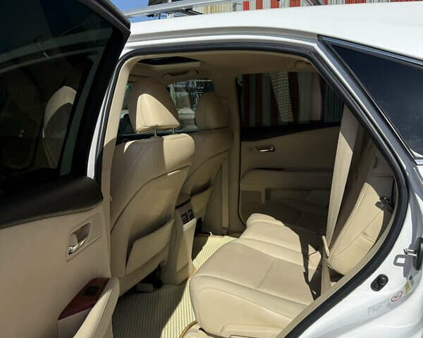 Лексус РХ 2010 у Харкові на Automoto.ua Білий Лексус РХ, об'ємом двигуна 3.46 л та пробігом 168 тис. км за 18500 $, фото 10 на Automoto.ua