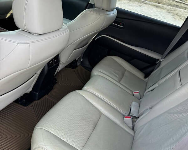 Белый Лексус РХ, объемом двигателя 3.46 л и пробегом 234 тыс. км за 18600 $, фото 10 на Automoto.ua