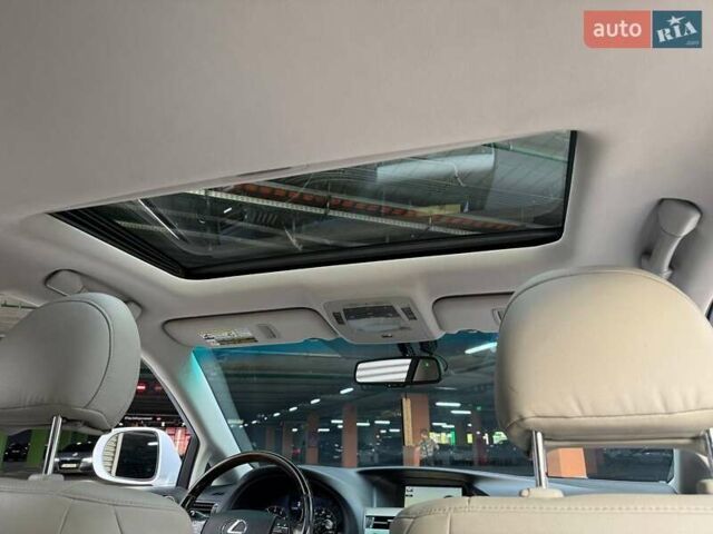Білий Лексус РХ, об'ємом двигуна 3.46 л та пробігом 263 тис. км за 13990 $, фото 22 на Automoto.ua
