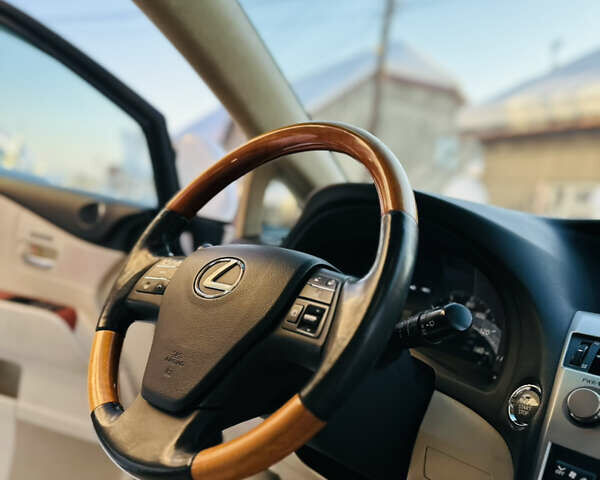 Белый Лексус РХ, объемом двигателя 3.5 л и пробегом 172 тыс. км за 15800 $, фото 31 на Automoto.ua