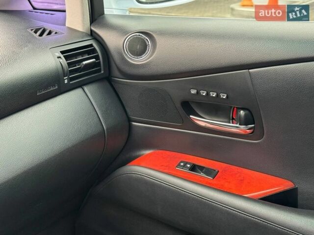 Белый Лексус РХ, объемом двигателя 3.46 л и пробегом 222 тыс. км за 18700 $, фото 25 на Automoto.ua