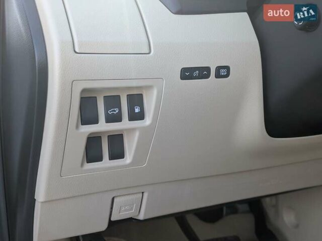 Белый Лексус РХ, объемом двигателя 3.5 л и пробегом 212 тыс. км за 16700 $, фото 57 на Automoto.ua