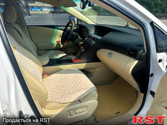 Белый Лексус РХ, объемом двигателя 3.5 л и пробегом 210 тыс. км за 17500 $, фото 7 на Automoto.ua