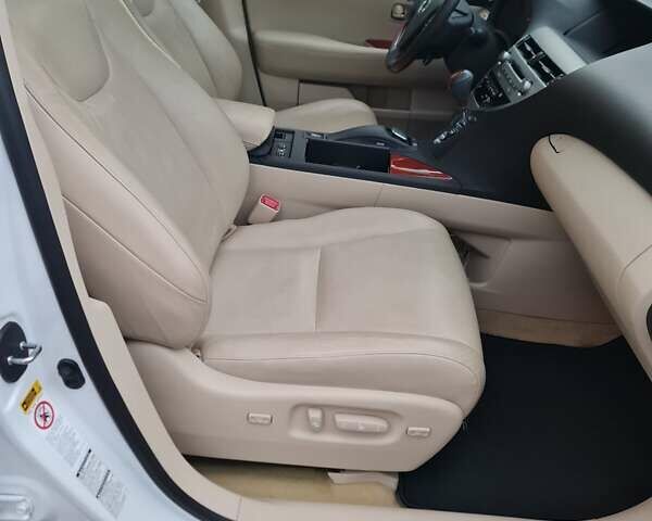 Белый Лексус РХ, объемом двигателя 3.5 л и пробегом 59 тыс. км за 21990 $, фото 8 на Automoto.ua