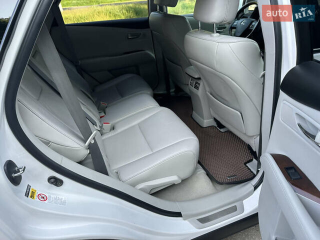 Белый Лексус РХ, объемом двигателя 3.5 л и пробегом 127 тыс. км за 19500 $, фото 10 на Automoto.ua