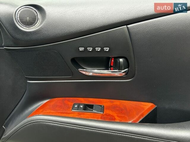 Белый Лексус РХ, объемом двигателя 3.46 л и пробегом 159 тыс. км за 16600 $, фото 27 на Automoto.ua