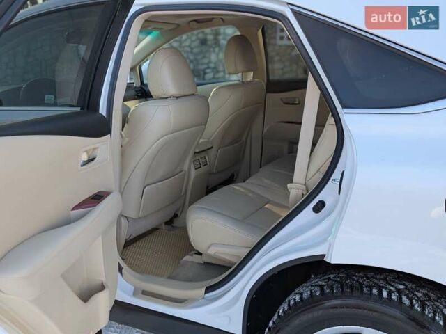 Белый Лексус РХ, объемом двигателя 3.5 л и пробегом 212 тыс. км за 16700 $, фото 61 на Automoto.ua