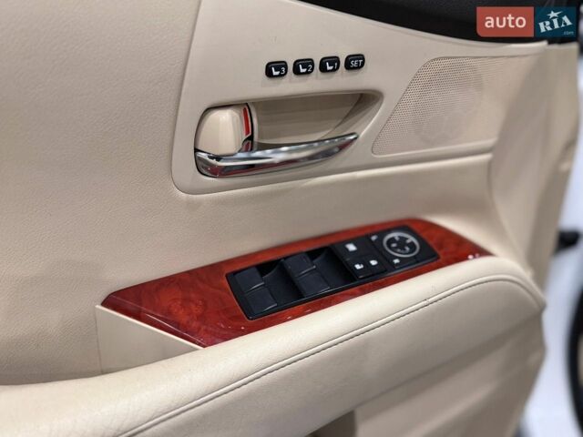 Белый Лексус РХ, объемом двигателя 3.46 л и пробегом 225 тыс. км за 17999 $, фото 23 на Automoto.ua