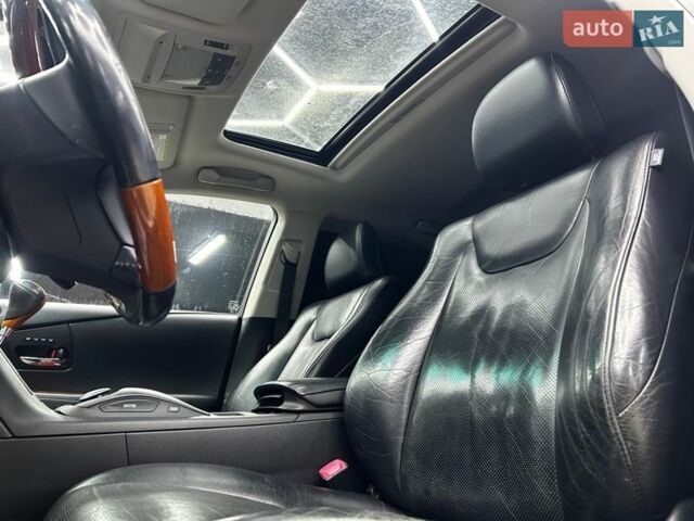 Белый Лексус РХ, объемом двигателя 3.46 л и пробегом 159 тыс. км за 16600 $, фото 10 на Automoto.ua