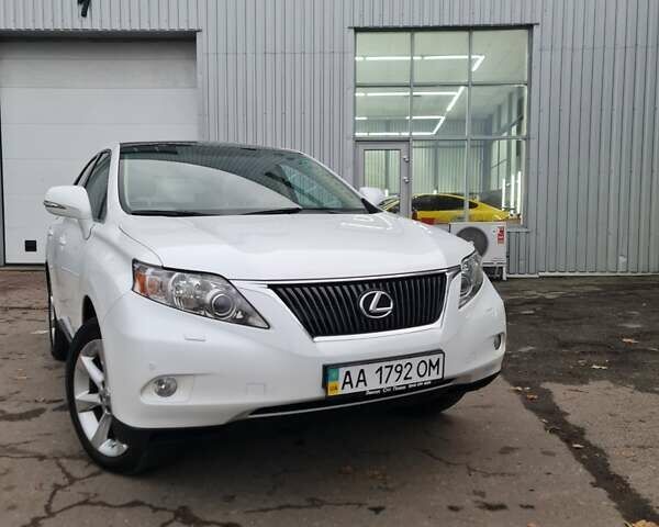 Белый Лексус РХ, объемом двигателя 3.5 л и пробегом 59 тыс. км за 21990 $, фото 1 на Automoto.ua